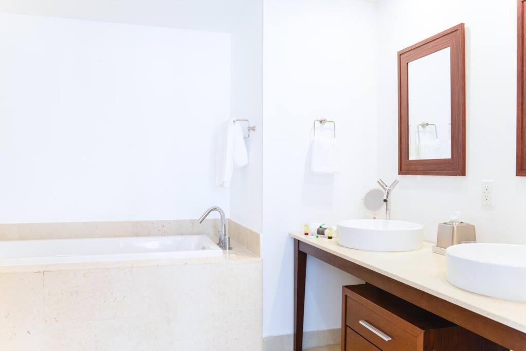 Wonderful 2 Bedroom Apt With Ocean Views At Icon Brickell Miami Kültér fotó